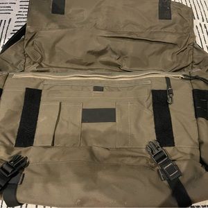 5.11 messenger bag